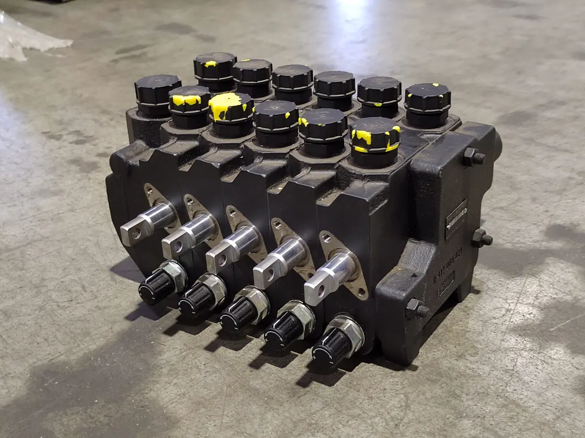 Гидрораспределитель BOSCH REXROTH SB23LS-5VAR (5 секций)